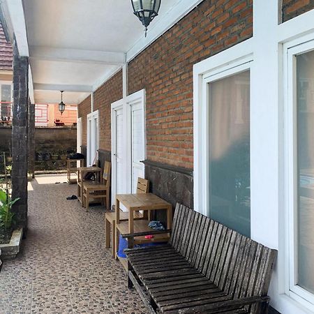 Urbanview Hotel Villa Q Gisting Bandjarnegeri Екстериор снимка