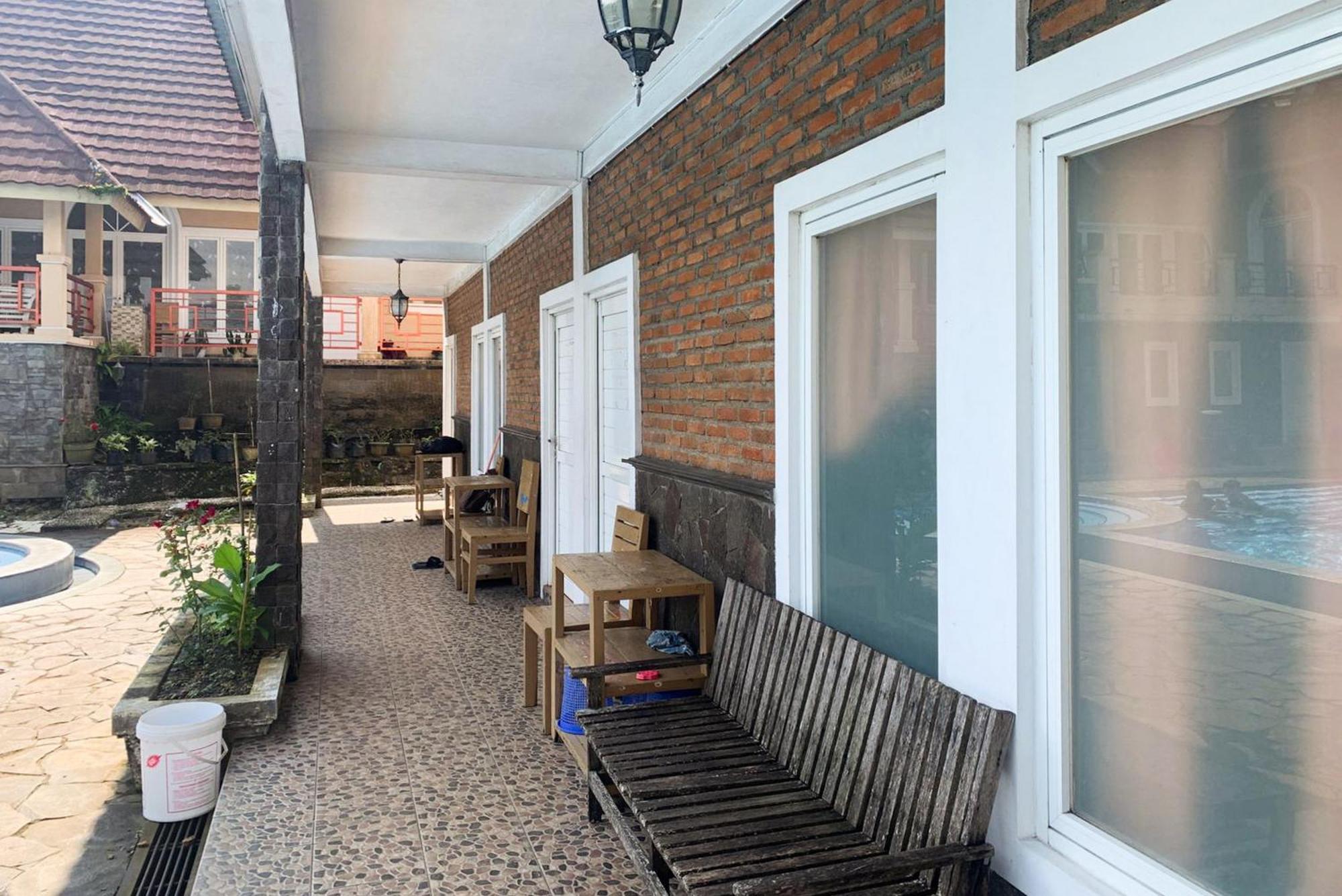 Urbanview Hotel Villa Q Gisting Bandjarnegeri Екстериор снимка