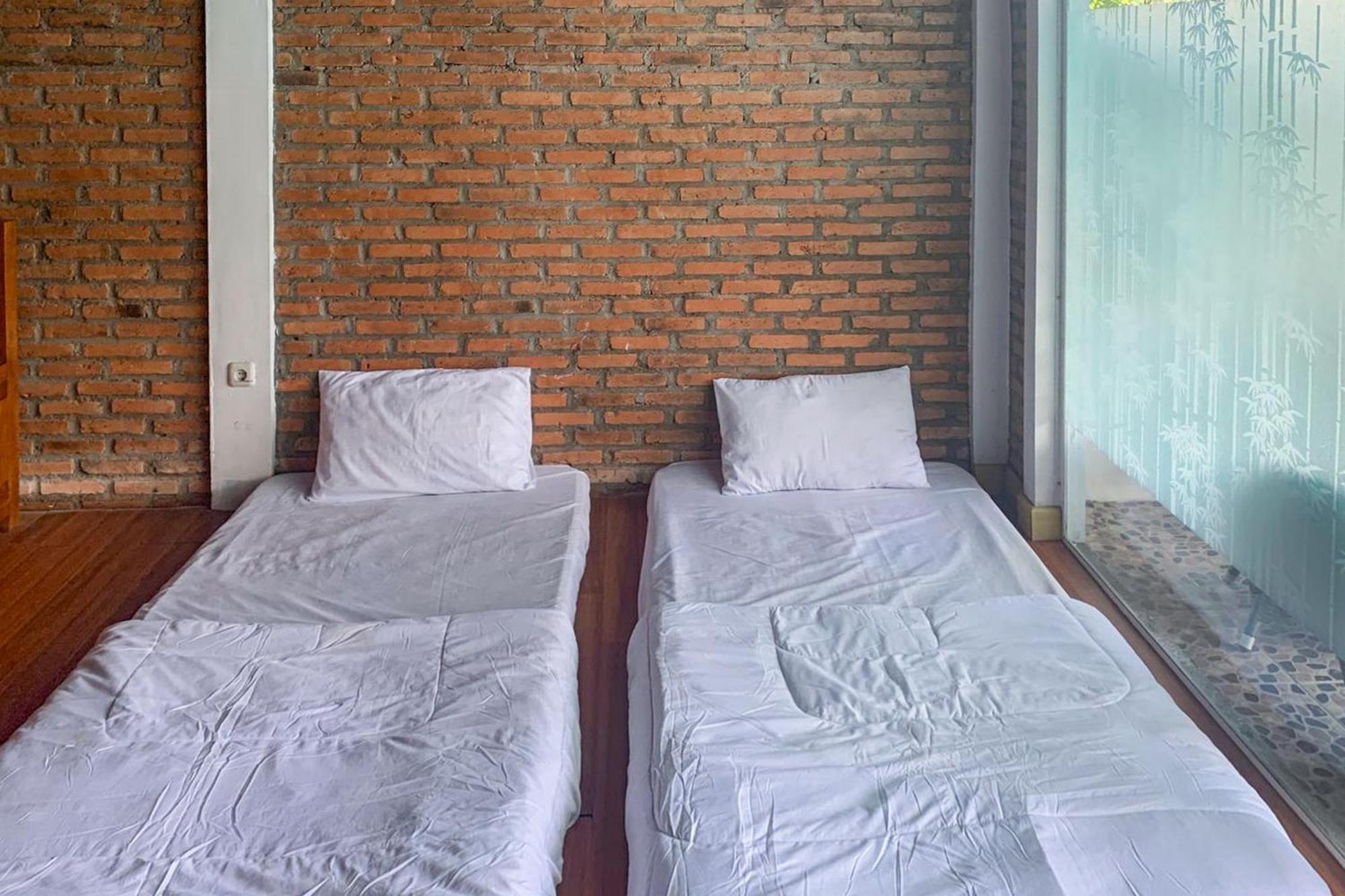 Urbanview Hotel Villa Q Gisting Bandjarnegeri Екстериор снимка