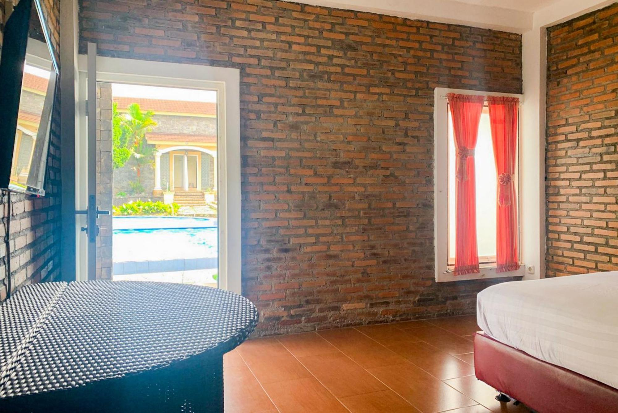 Urbanview Hotel Villa Q Gisting Bandjarnegeri Екстериор снимка